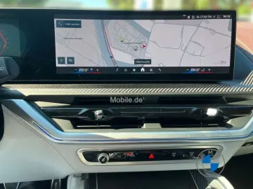 BMW XM 50e 23  Autobahnassistent AHK