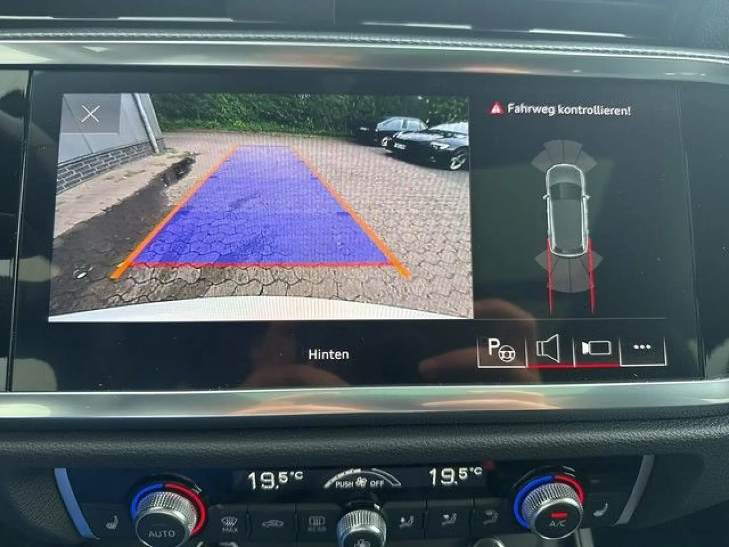 Q3 35 TDI S tronic S Line RFK Pano Navi LED