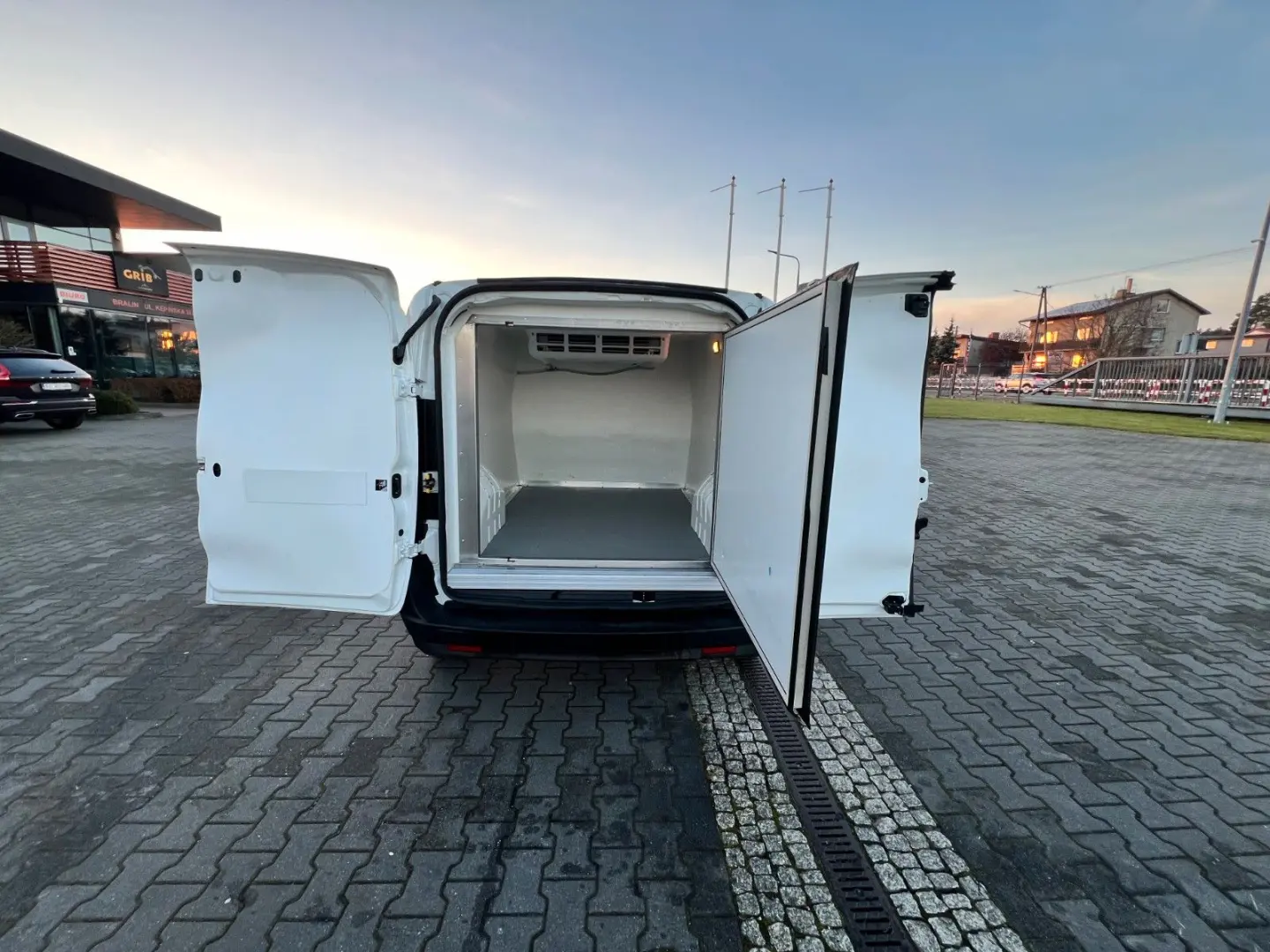 Doblo L2 Maxi Kühlkastenwagen -15 C  230V