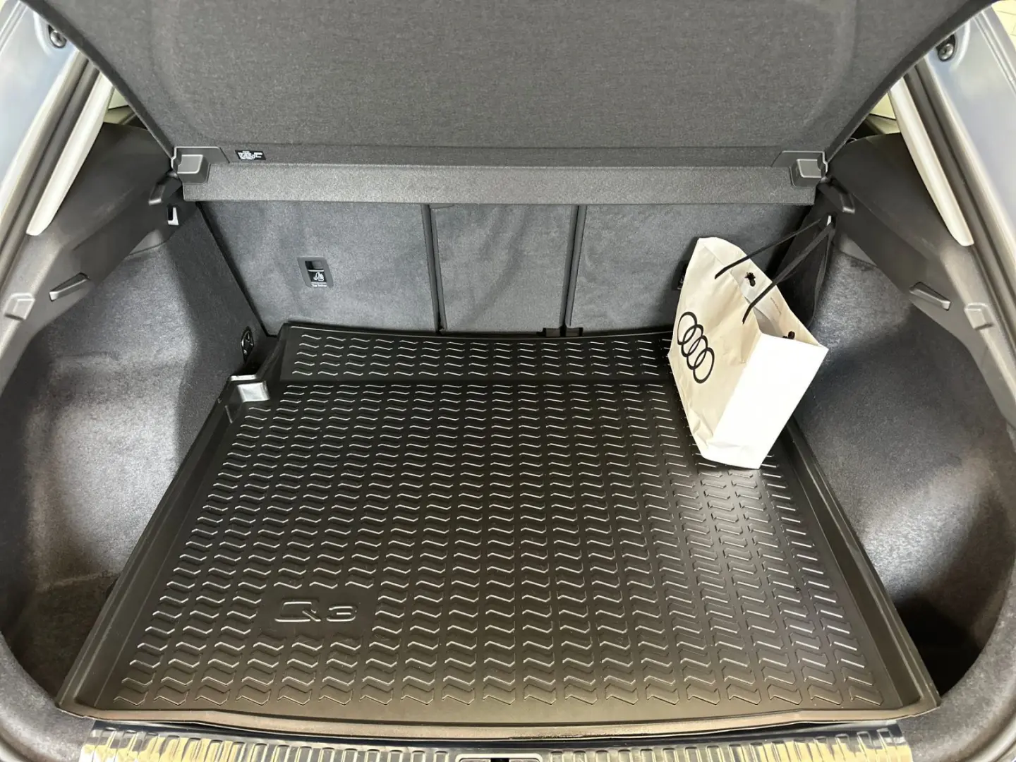 Q3 35 TDI qu. advanced  LED Navi Business AHK