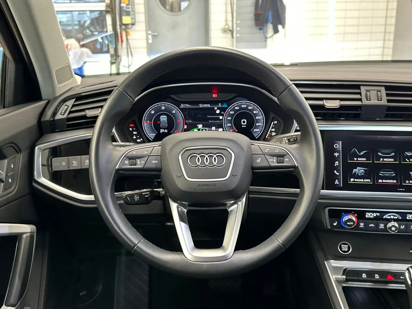 Q3 35 TDI qu. advanced  LED Navi Business AHK