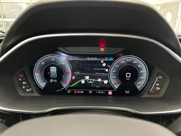 Q3 35 TDI qu. advanced  LED Navi Business AHK