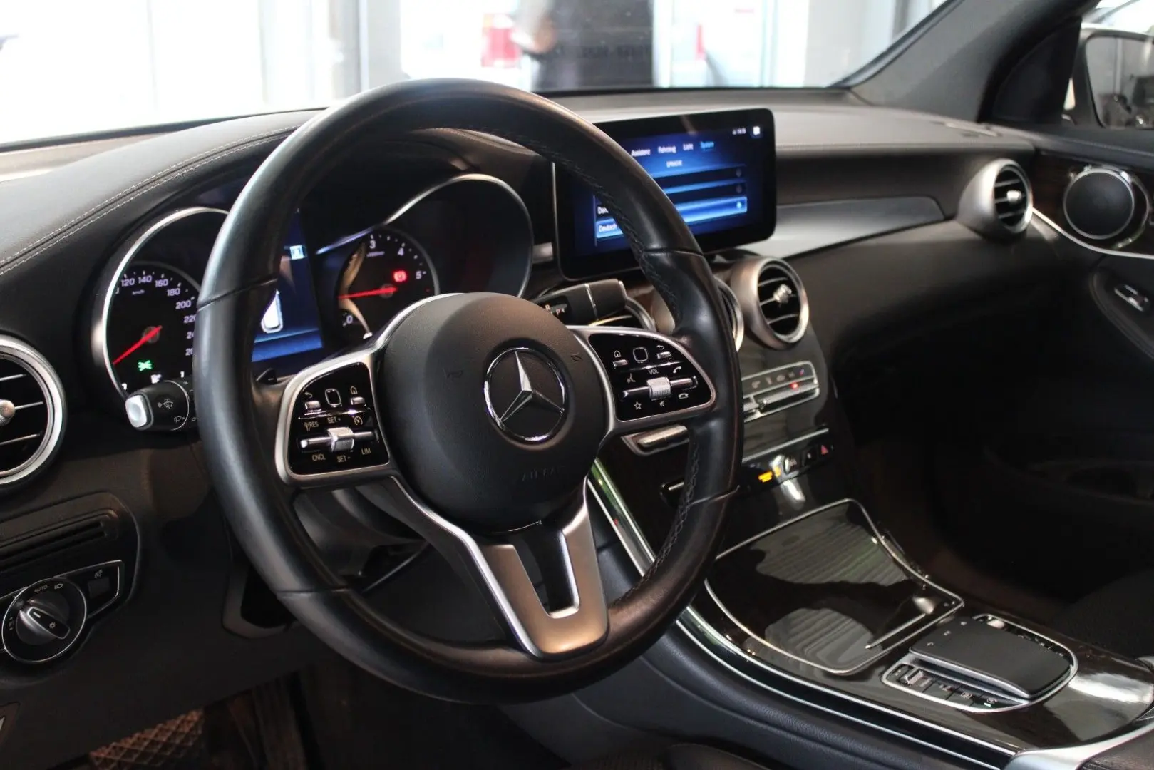 GLC 220 d 4Matic AHK Standheizung