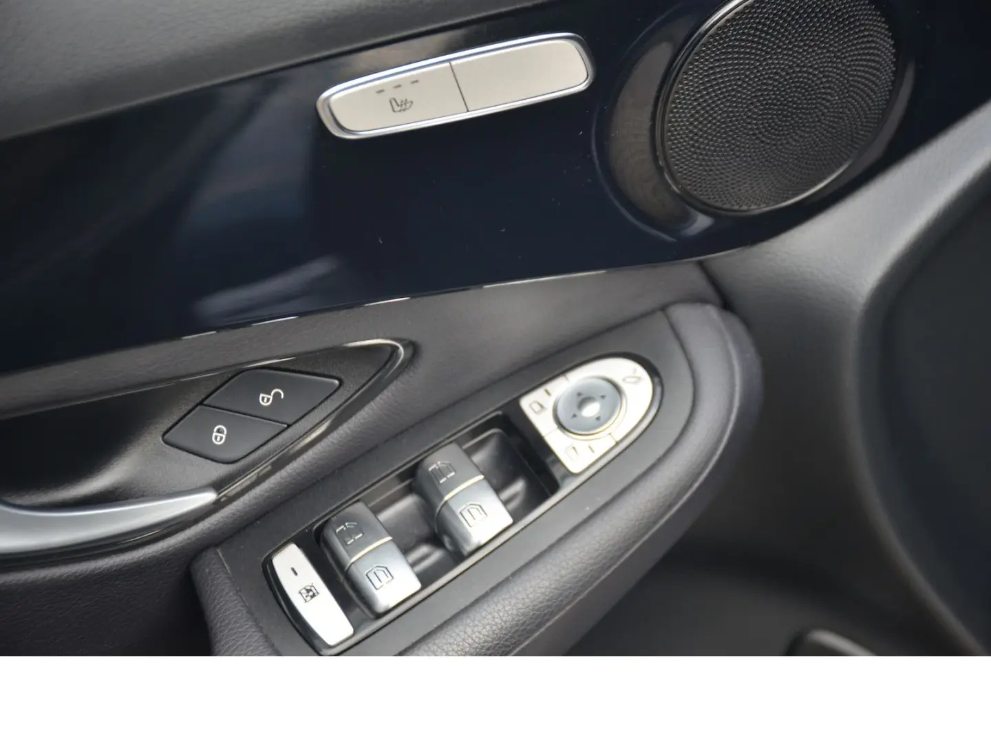 GLC 220 d 4M LED Ahk Keyless RFK Distronic MBUX