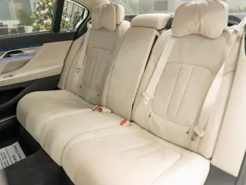 BMW Seria 7 745Le Long xDrive   3.0 Plug-in Hybrid