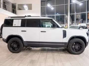 Land Rover Defender D300 3.0d 4x4 MHEV -  Hard Top
