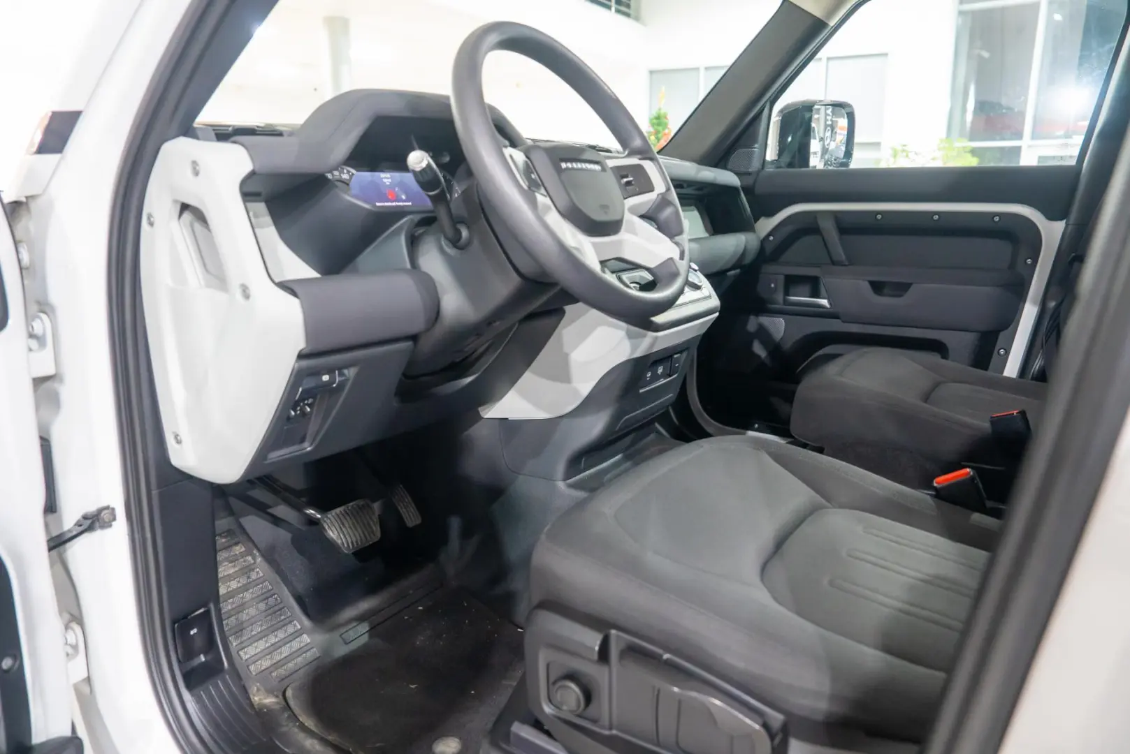 Land Rover Defender D300 3.0d 4x4 MHEV -  Hard Top