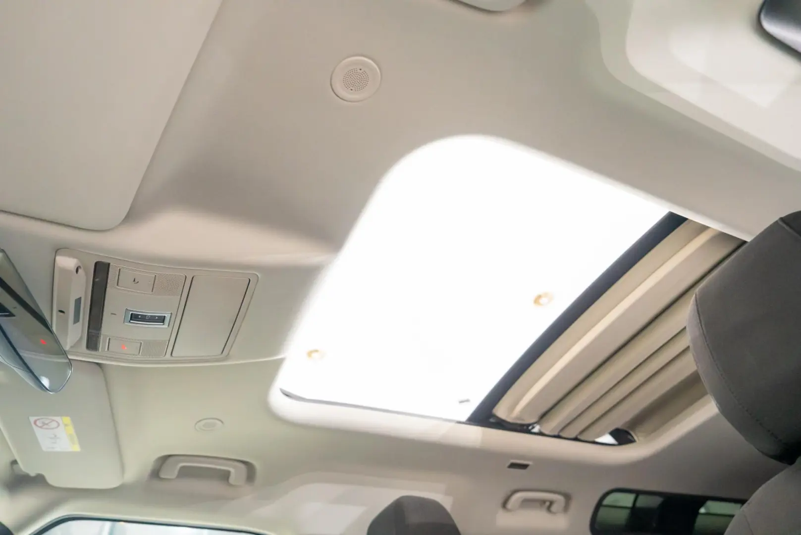 Land Rover Defender D300 3.0d 4x4 MHEV -  Hard Top