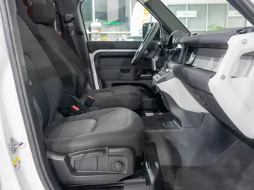 Land Rover Defender D300 3.0d 4x4 MHEV -  Hard Top