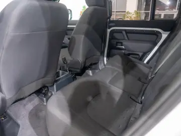 Land Rover Defender D300 3.0d 4x4 MHEV -  Hard Top