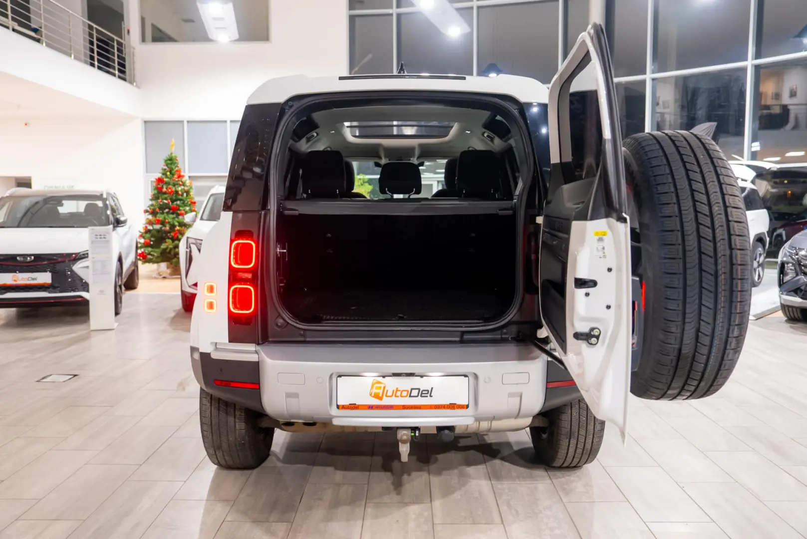 Land Rover Defender D300 3.0d 4x4 MHEV -  Hard Top