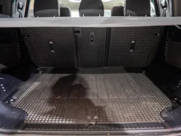 Land Rover Defender D300 3.0d 4x4 MHEV -  Hard Top