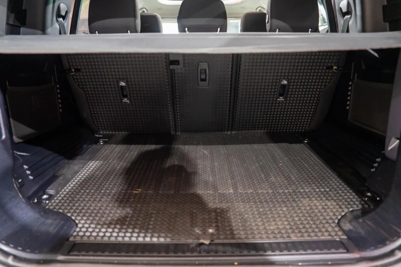 Land Rover Defender D300 3.0d 4x4 MHEV -  Hard Top