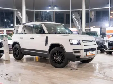 Land Rover Defender D300 3.0d 4x4 MHEV -  Hard Top