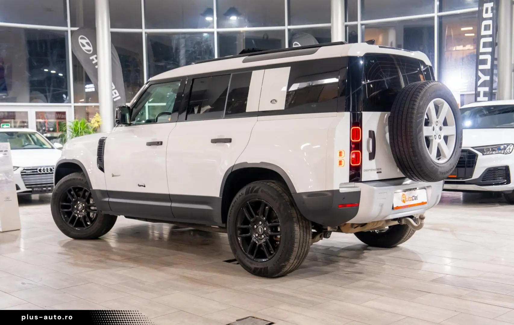 Land Rover Defender D300 3.0d 4x4 MHEV -  Hard Top