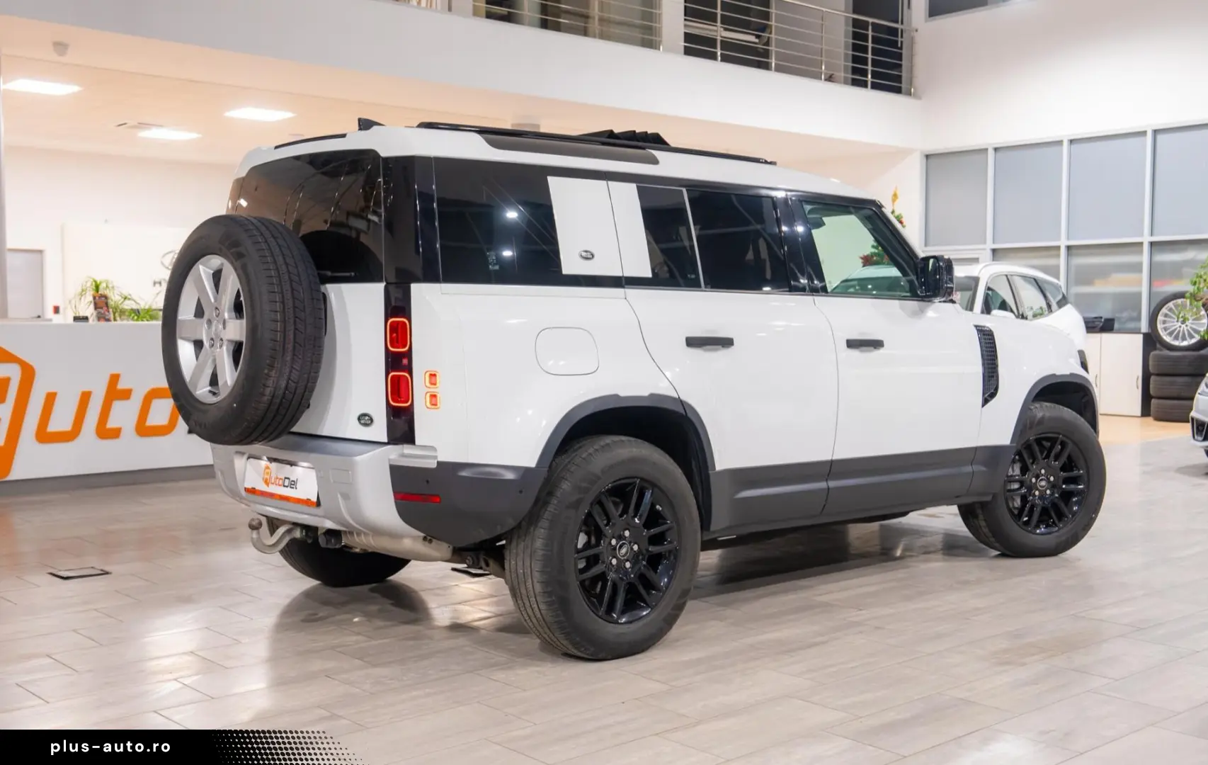 Land Rover Defender D300 3.0d 4x4 MHEV -  Hard Top