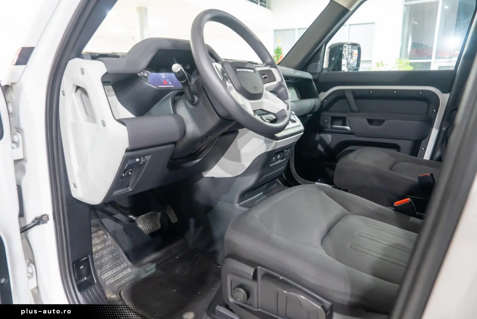 Land Rover Defender D300 3.0d 4x4 MHEV -  Hard Top