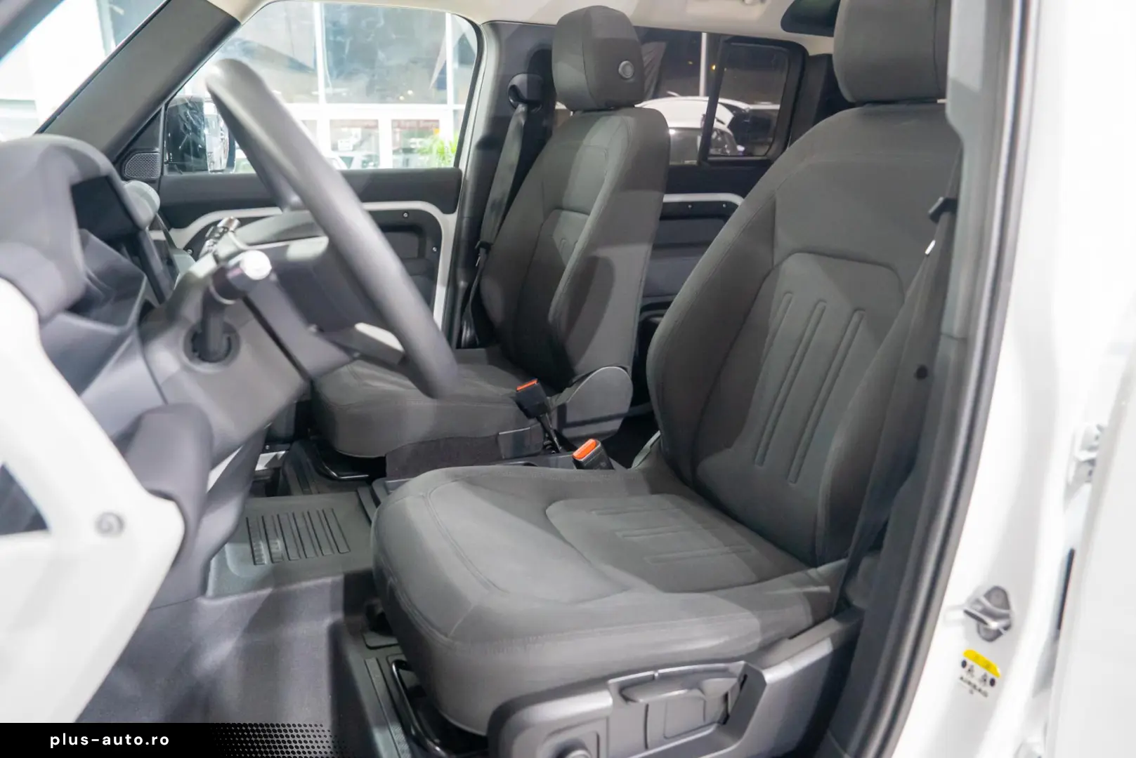 Land Rover Defender D300 3.0d 4x4 MHEV -  Hard Top