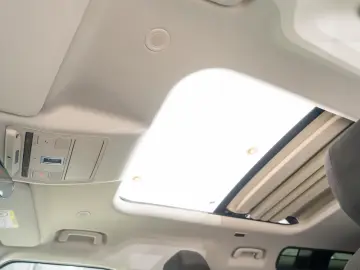 Land Rover Defender D300 3.0d 4x4 MHEV -  Hard Top