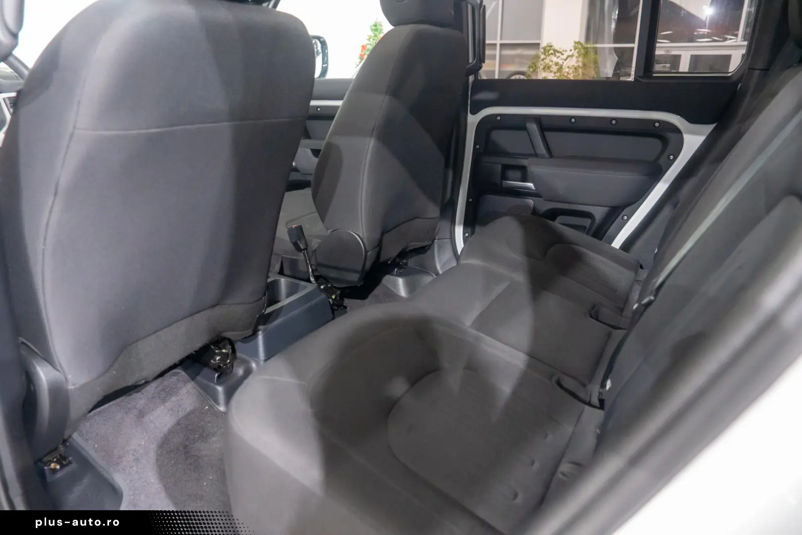 Land Rover Defender D300 3.0d 4x4 MHEV -  Hard Top