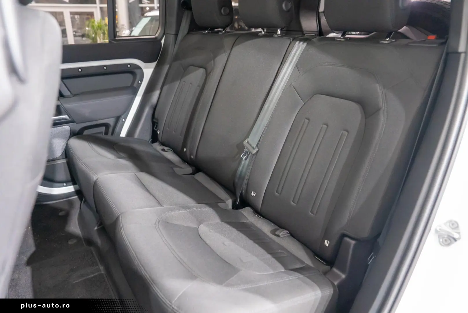 Land Rover Defender D300 3.0d 4x4 MHEV -  Hard Top