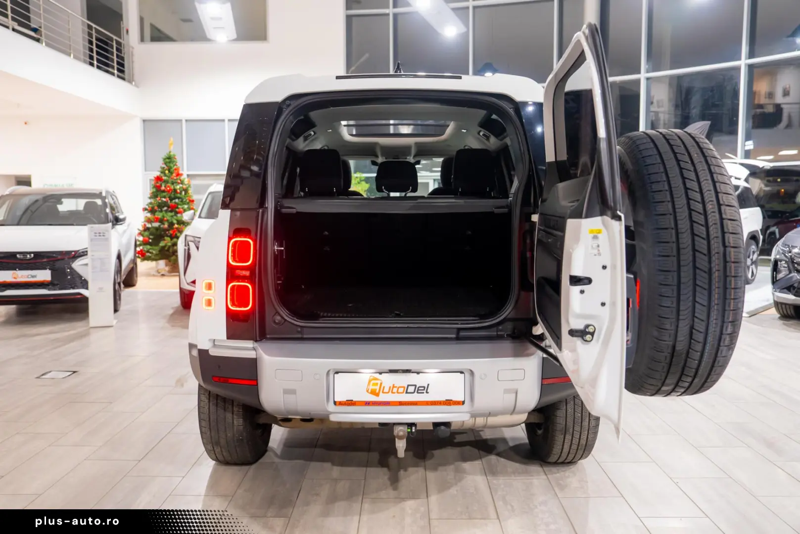 Land Rover Defender D300 3.0d 4x4 MHEV -  Hard Top