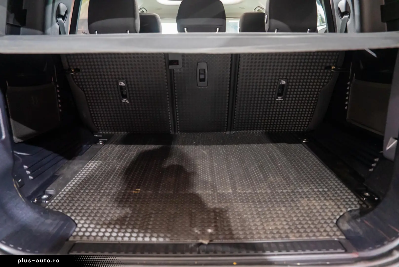 Land Rover Defender D300 3.0d 4x4 MHEV -  Hard Top