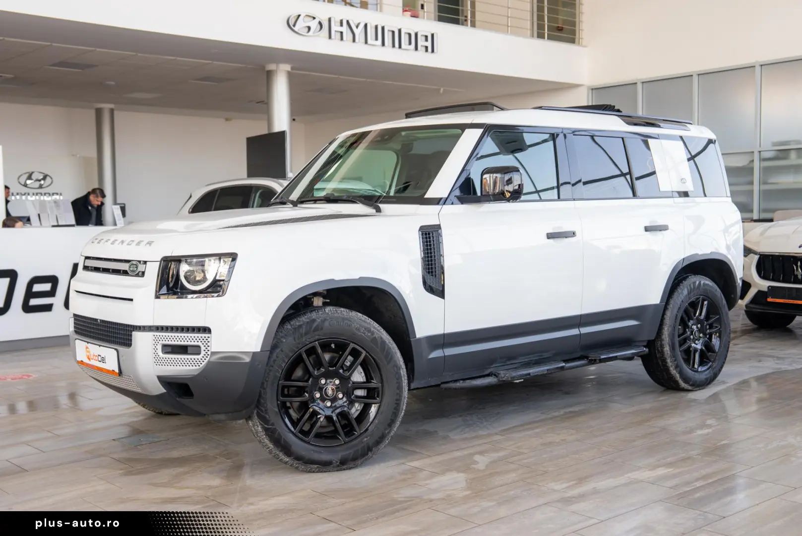 Land Rover Defender D300 3.0d 4x4 MHEV -  Hard Top