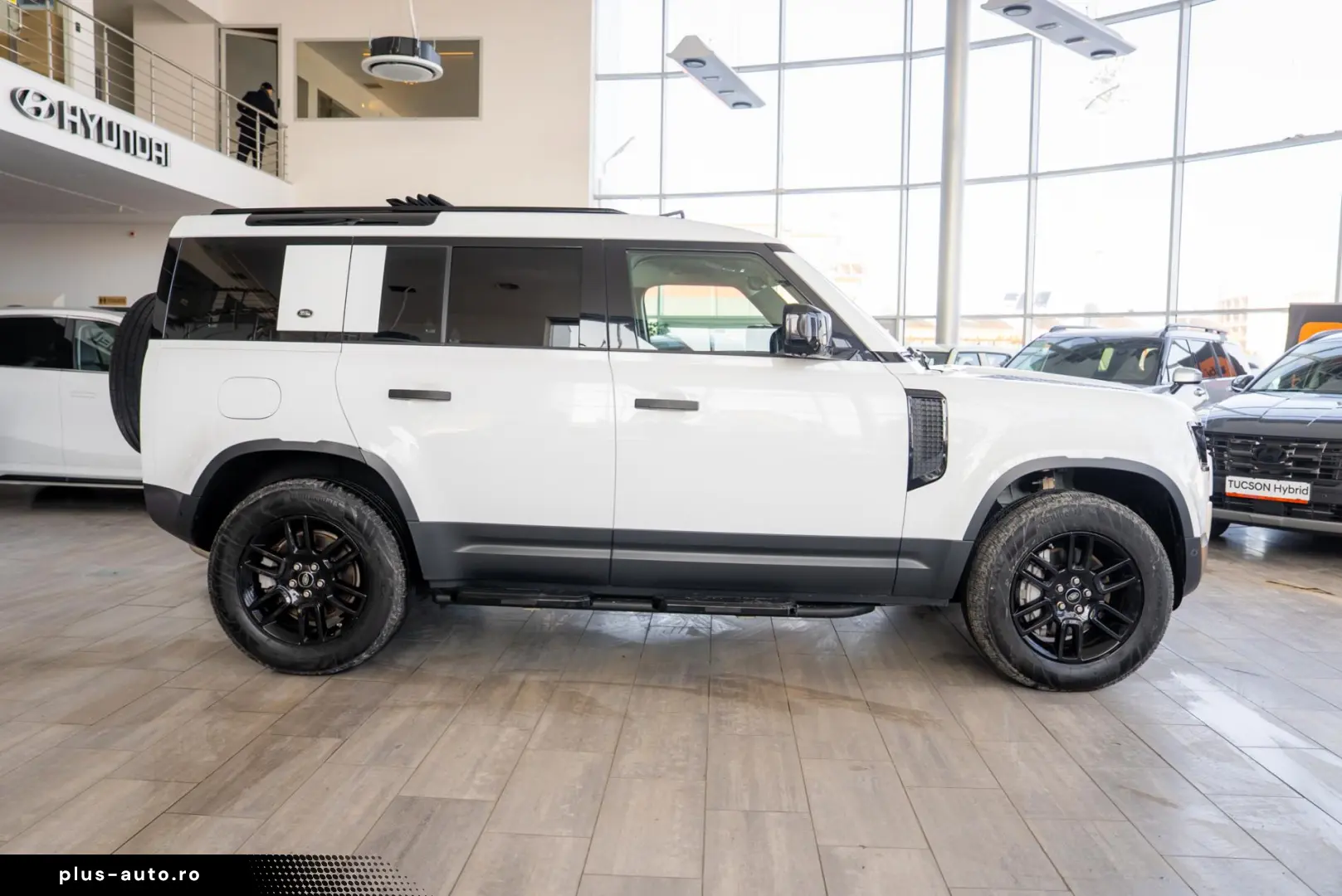 Land Rover Defender D300 3.0d 4x4 MHEV -  Hard Top