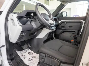 Land Rover Defender D300 3.0d 4x4 MHEV -  Hard Top