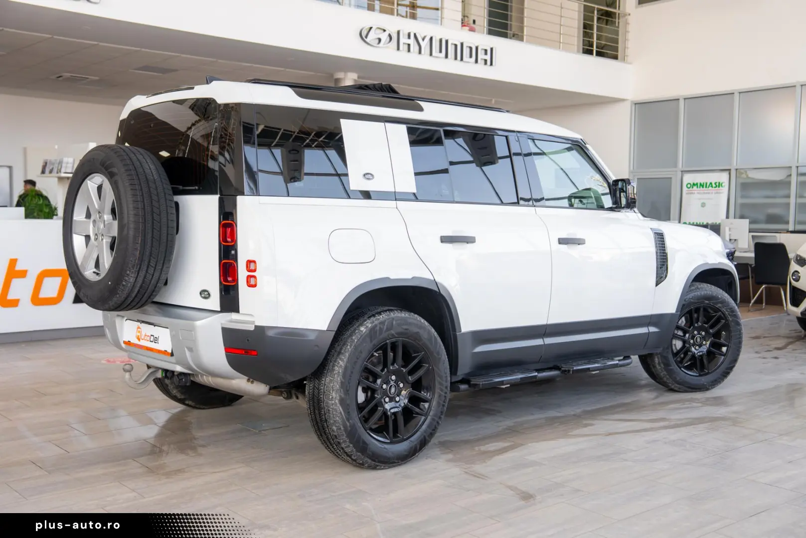 Land Rover Defender D300 3.0d 4x4 MHEV -  Hard Top