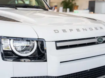 Land Rover Defender D300 3.0d 4x4 MHEV -  Hard Top