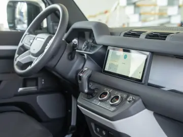 Land Rover Defender D300 3.0d 4x4 MHEV -  Hard Top