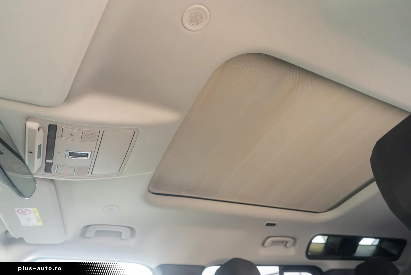 Land Rover Defender D300 3.0d 4x4 MHEV -  Hard Top