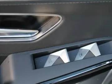 DS7 CROSSBACK E-TENSE 225 RIVOLI