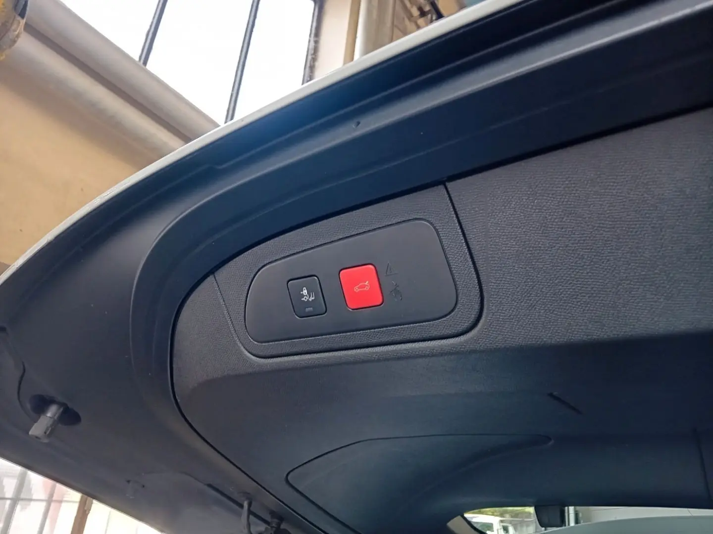 DS7 Crossback E-Tense Rivoli  Leder Navi