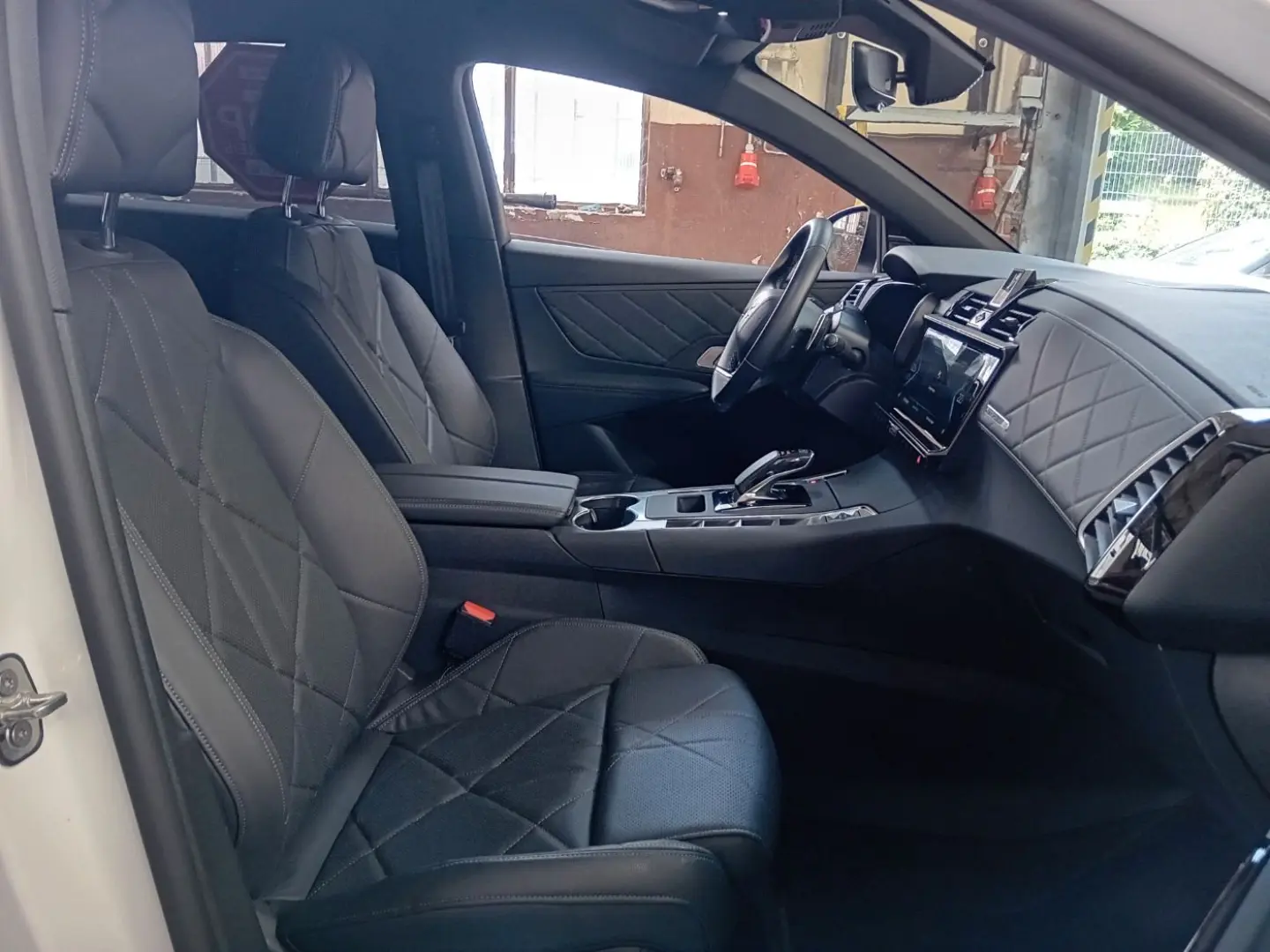 DS7 Crossback E-Tense Rivoli  Leder Navi