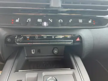 C5 Aircross EAT8 Hybrid Shine Pack LED Navi