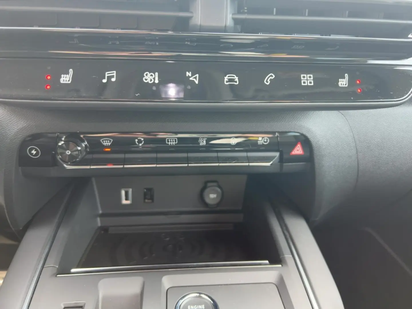 C5 Aircross EAT8 Hybrid Shine Pack LED Navi