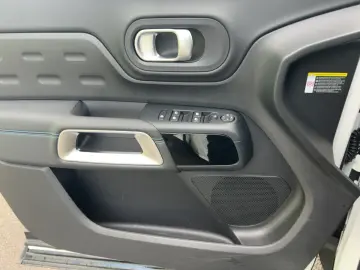 C5 Aircross EAT8 Hybrid Shine Pack LED Navi