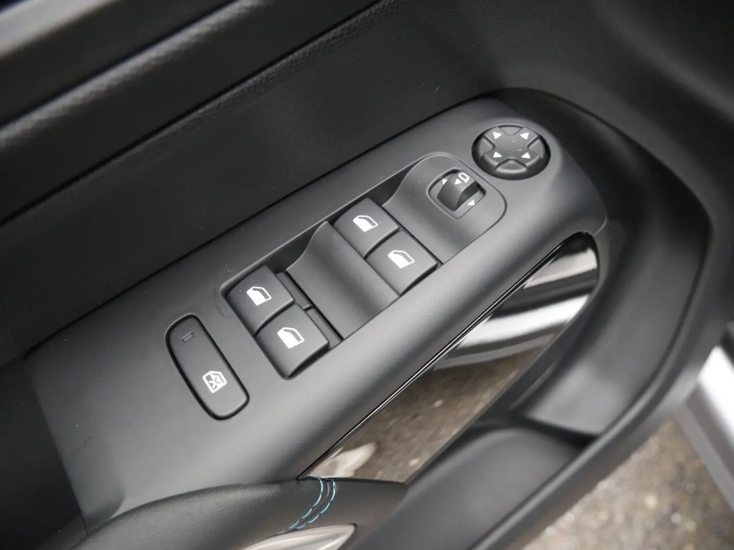 C5 Aircross Hybrid 225 e-EAT8 Shine NAVI ACC LED