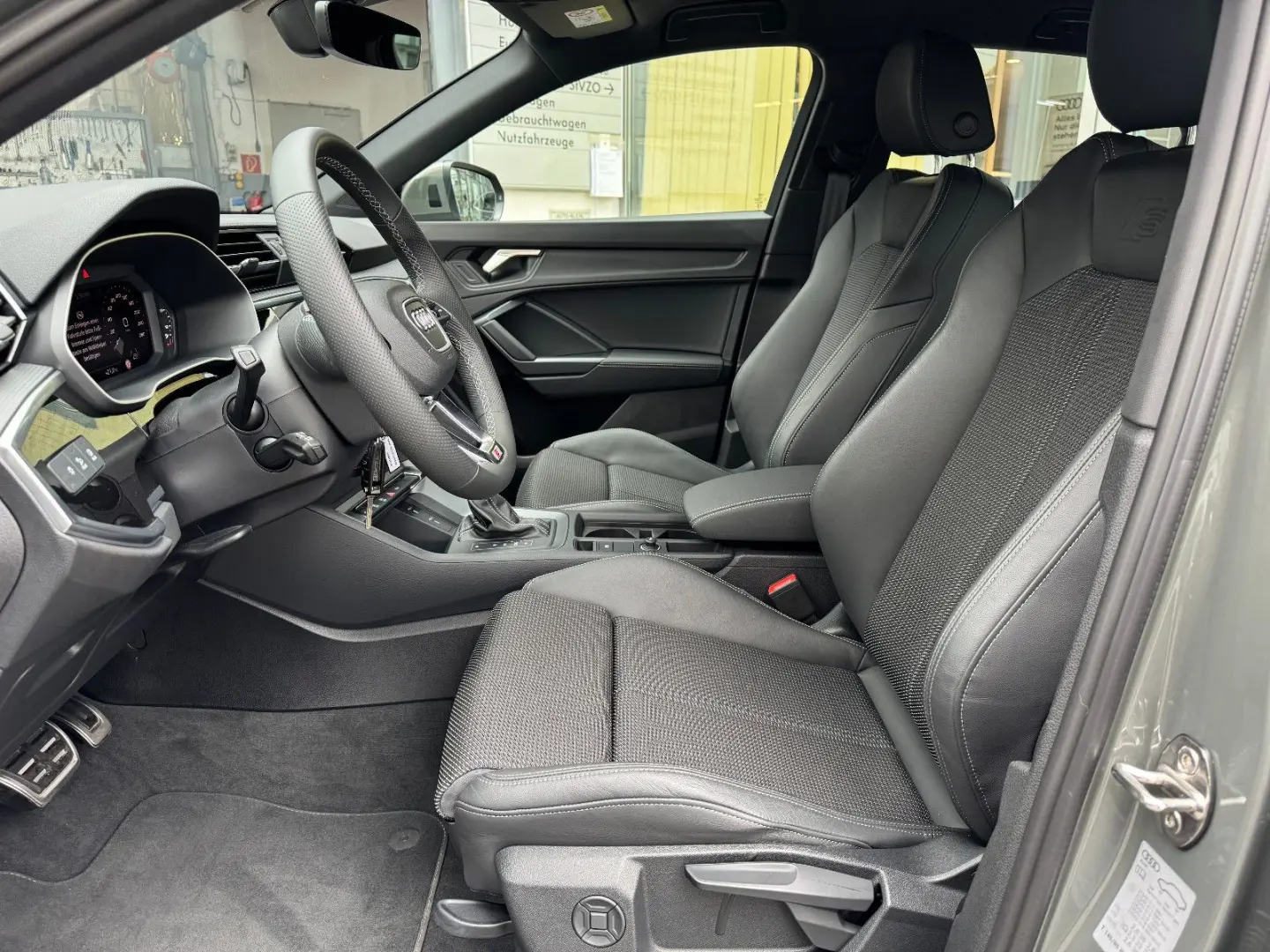 Q3 Sportback 35 TDI  S tronic S line innen außen