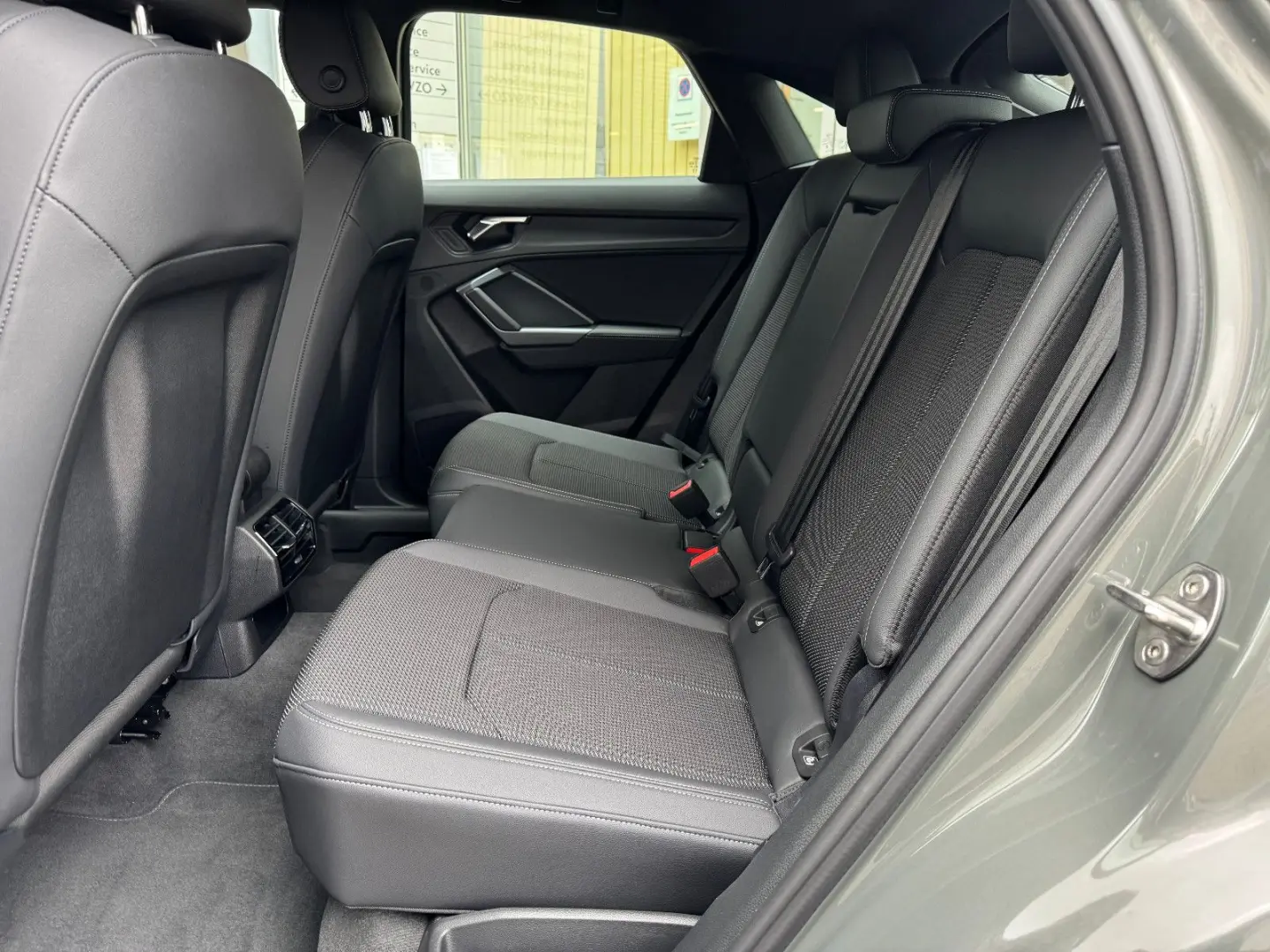 Q3 Sportback 35 TDI  S tronic S line innen außen