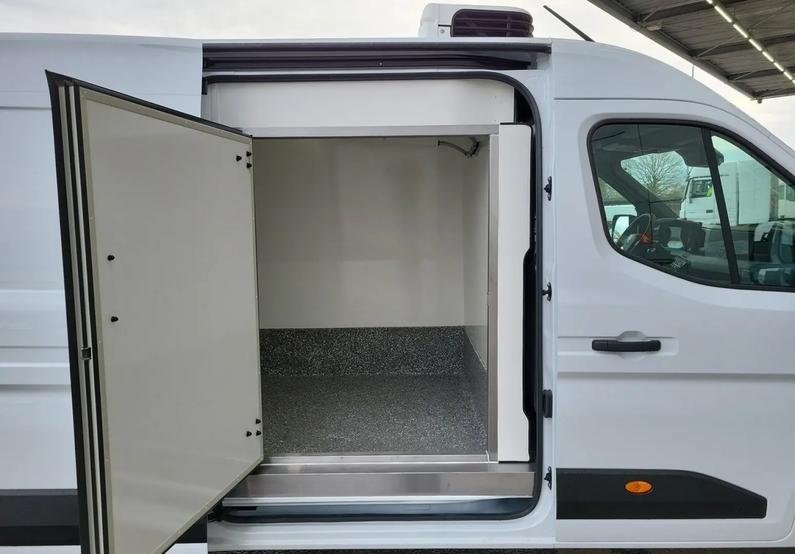 Renault Master 130PK Autoutilitară frigorifică închisă