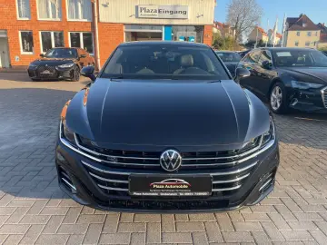 Arteon 2.0TDI R-Line PANO VIRTUAL CAM KEYLESS