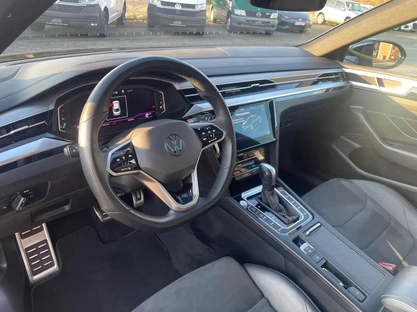 Arteon 2.0TDI R-Line PANO VIRTUAL CAM KEYLESS