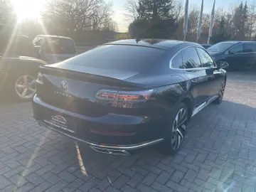 Arteon 2.0TDI R-Line PANO VIRTUAL CAM KEYLESS
