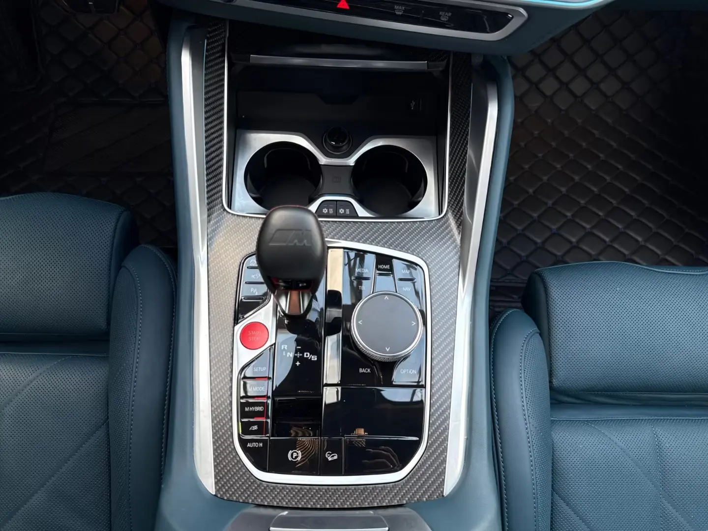 BMW XM LED hibrid SoftClose Stop Go B&W