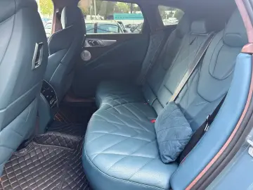 BMW XM LED hibrid SoftClose Stop Go B&W