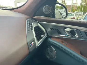 BMW XM LED hibrid SoftClose Stop Go B&W